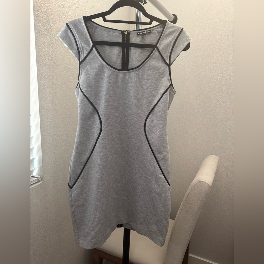 Express Gray Cap Sleeve Body Contour Mini Dress with Black Piping Size 8